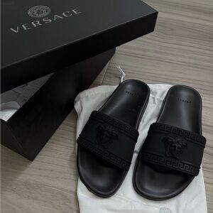 Versace Medusa Slides unisex